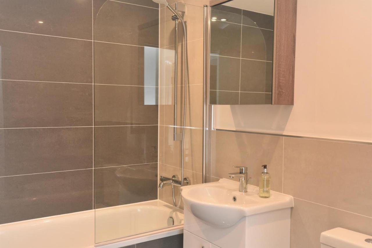 Exec 2Bed 2Bath Serviced Apartment Balcony Parking Μίλτον Κέινς Εξωτερικό φωτογραφία